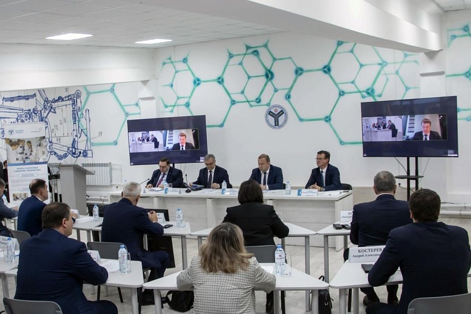 Власть, наука и бизнес объединились на Совете по промышленности в Саратове